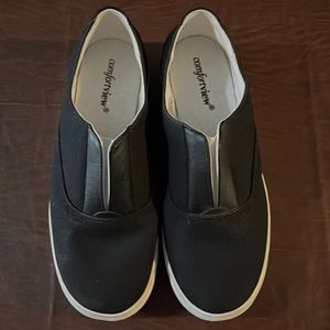 Comfortview Slip on women’s sneakers. In excellent condition